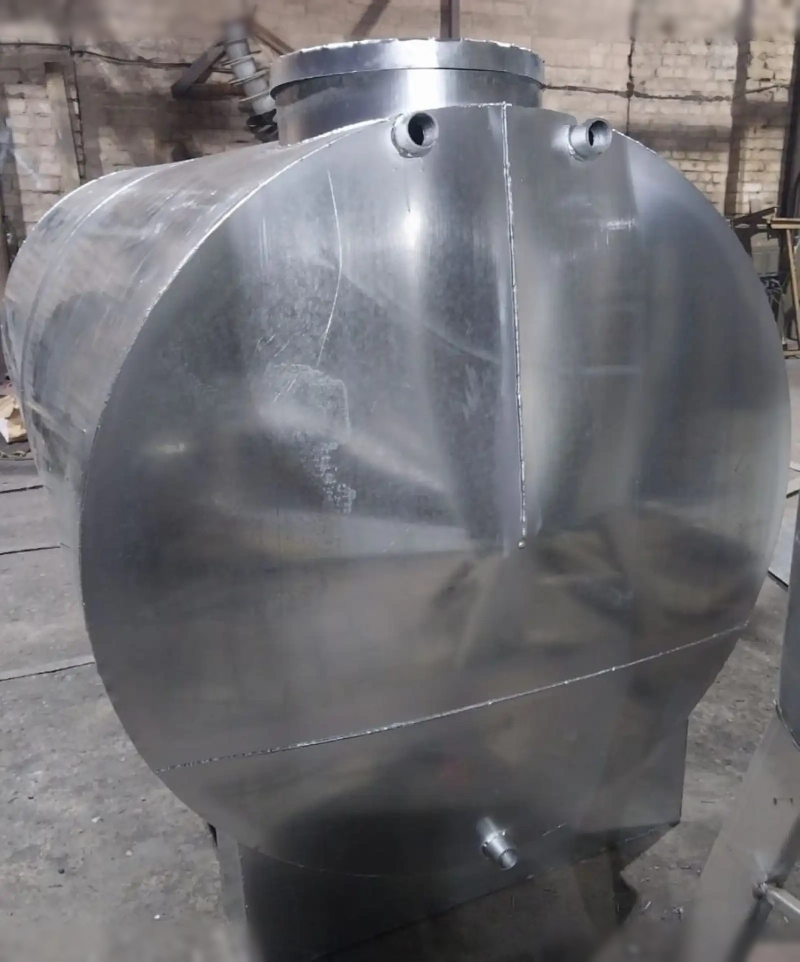 Оцинкованный бочка толщина листа 3.2 обем 10000 тон.