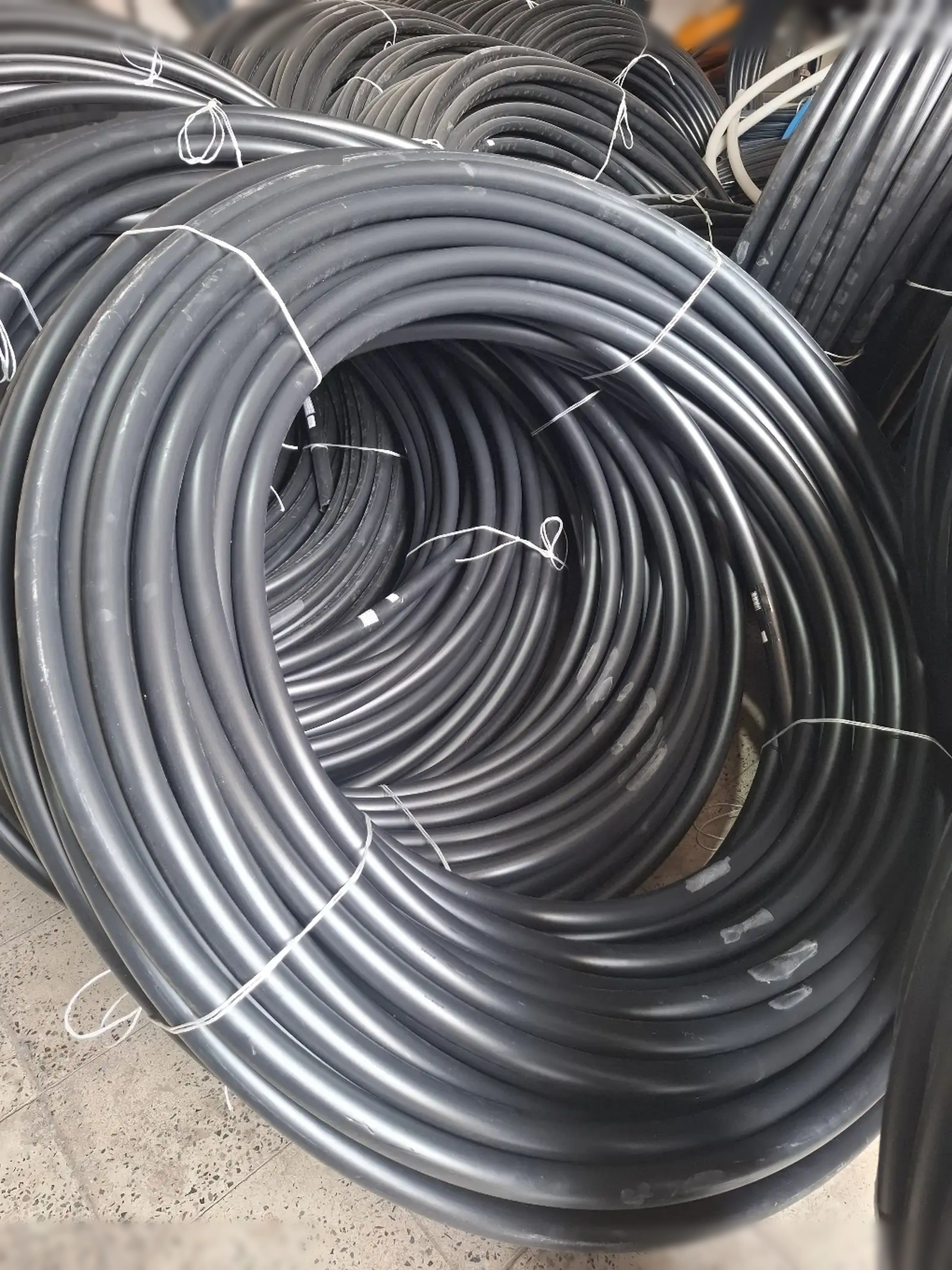 Қубурҳои полиэтилени D50