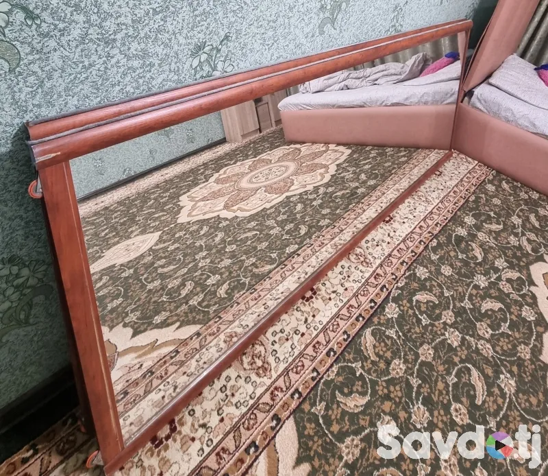 Гардероб бо Оинаҳояш