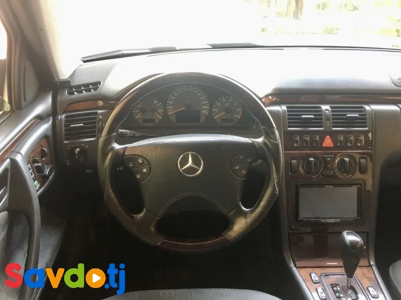 Mercedes-benz E class 2001