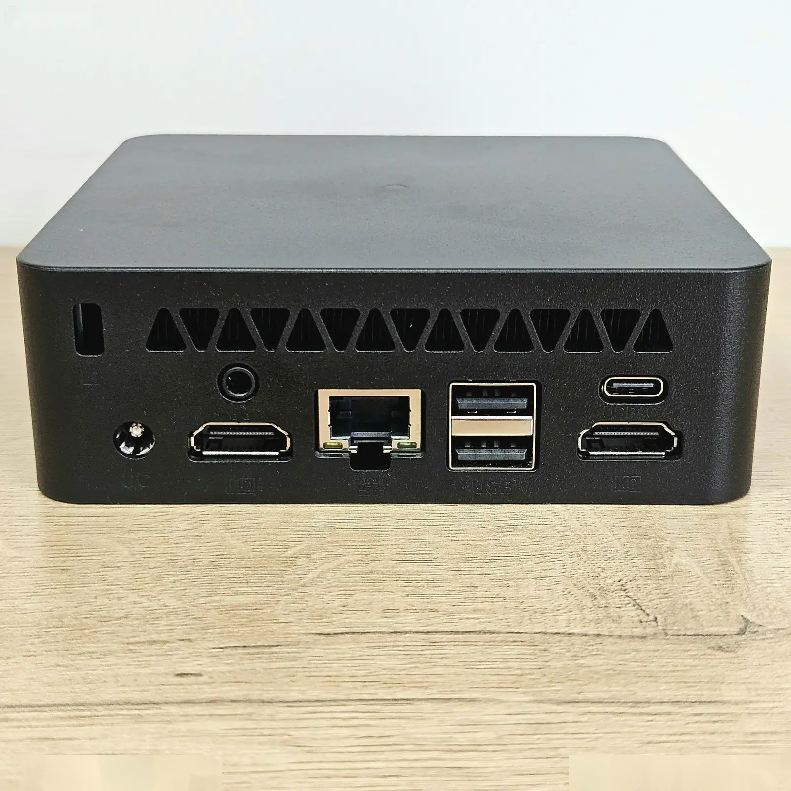 Мини-ПК AMD Ryzen 5 PRO 4650U