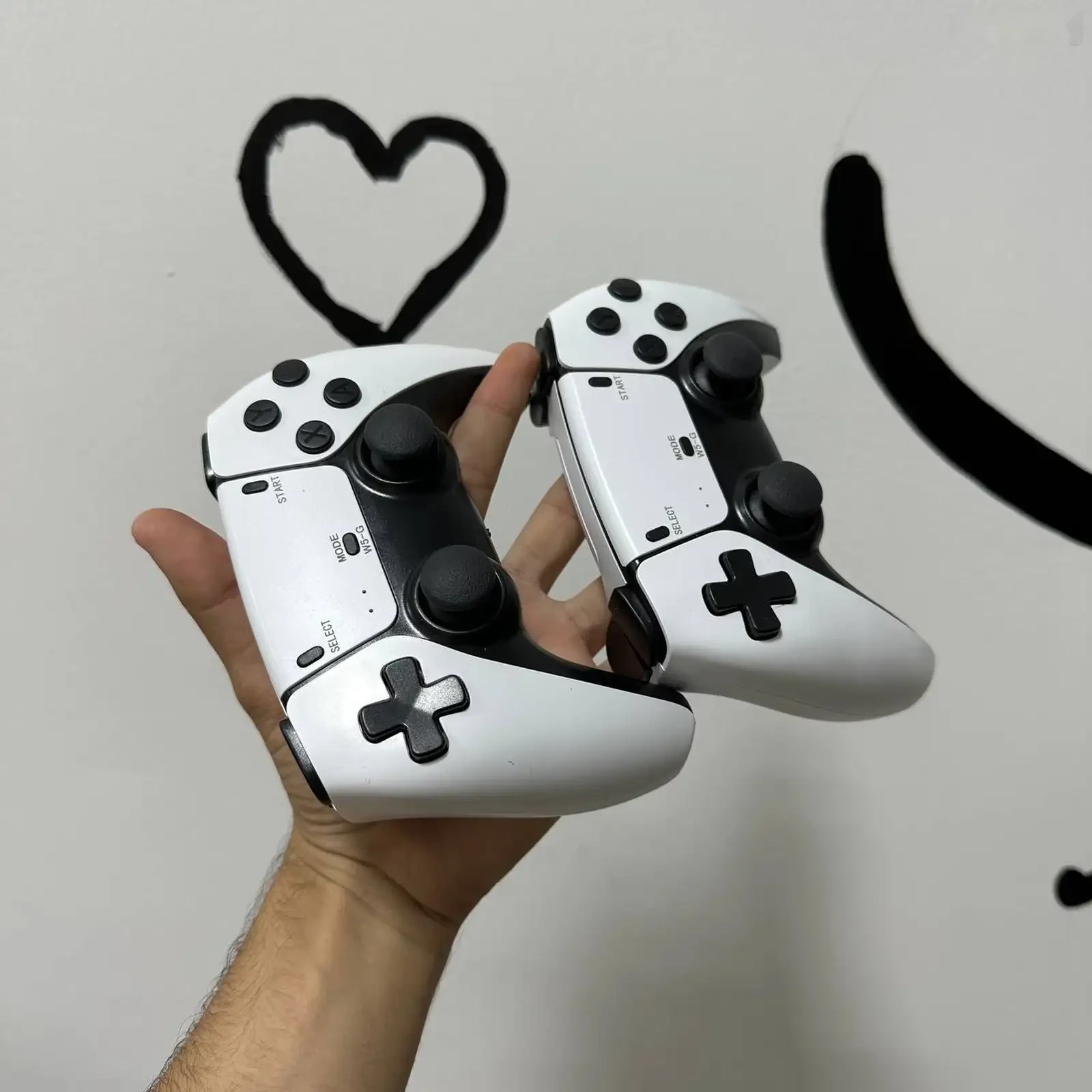 Игровая приставка для телевизора Game Stick PRO 3D с 20000 ретро играми — фото 4