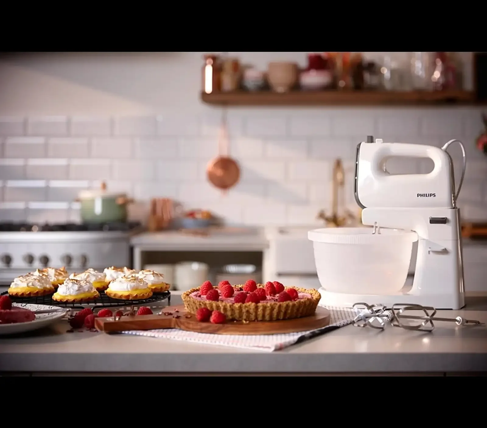 Миксер чашкой и ручной Philips HR3745