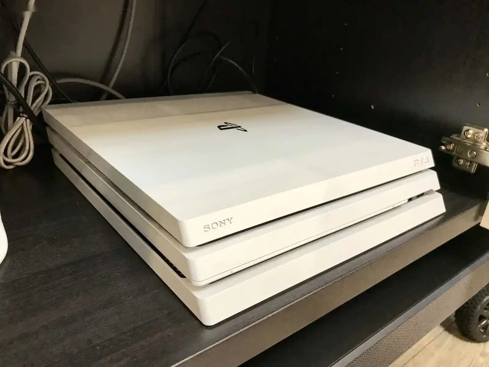 Игровая приставка Sony PlayStation 4 pro — фото 2