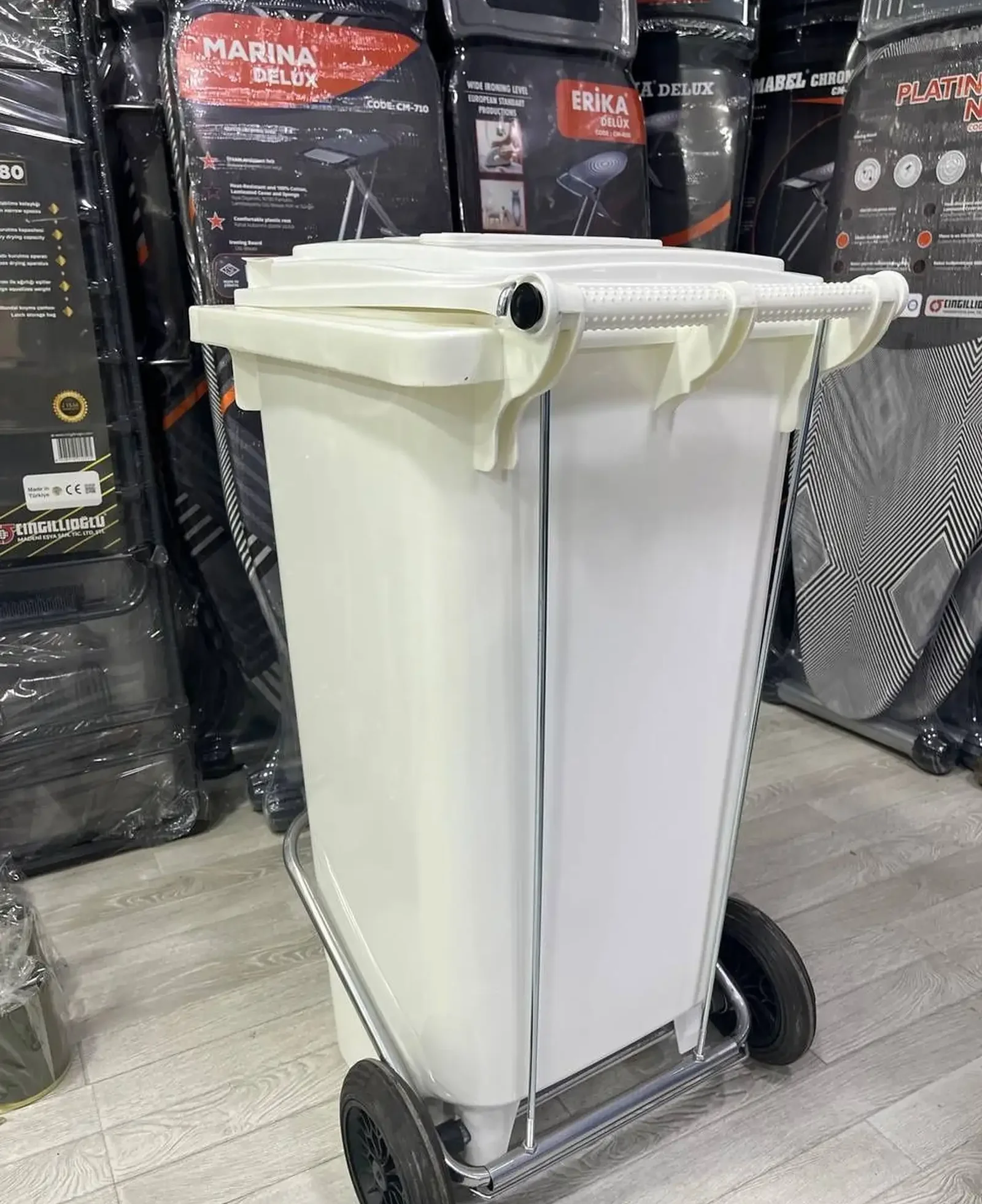 Мусорный контейнер Tessa 120л