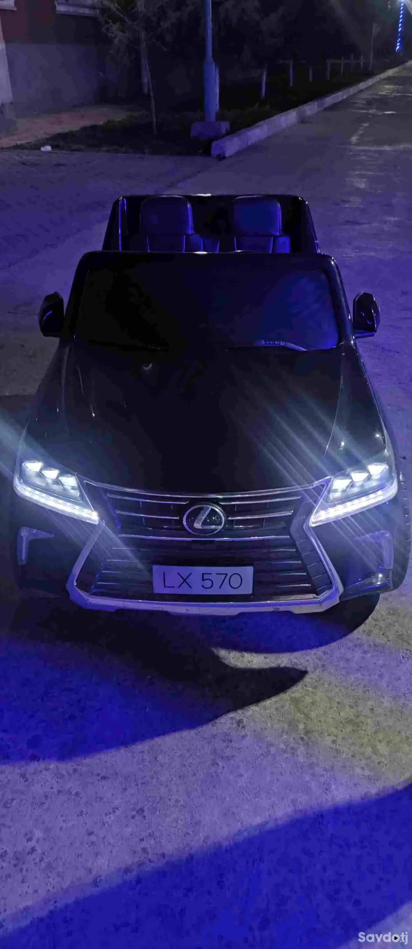 Детская машина LX570