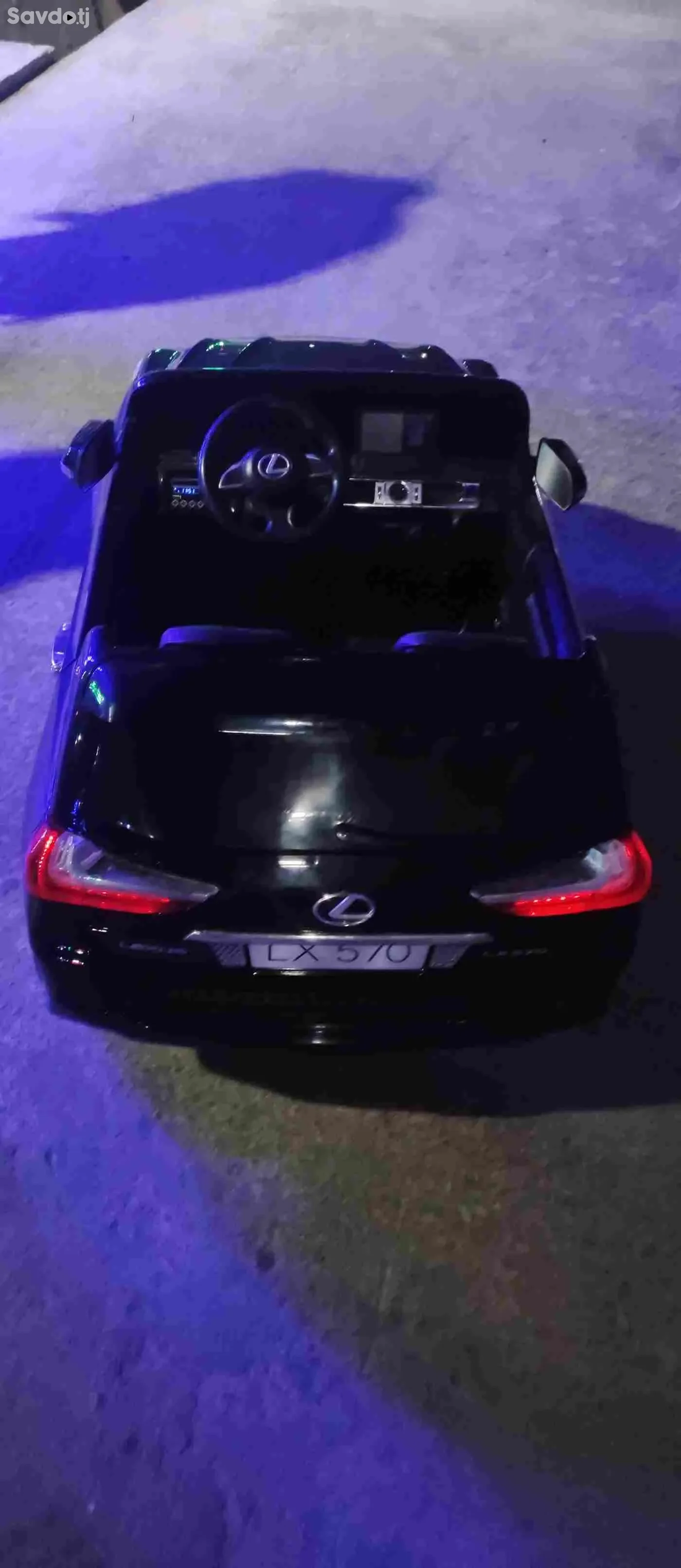 Детская машина LX570