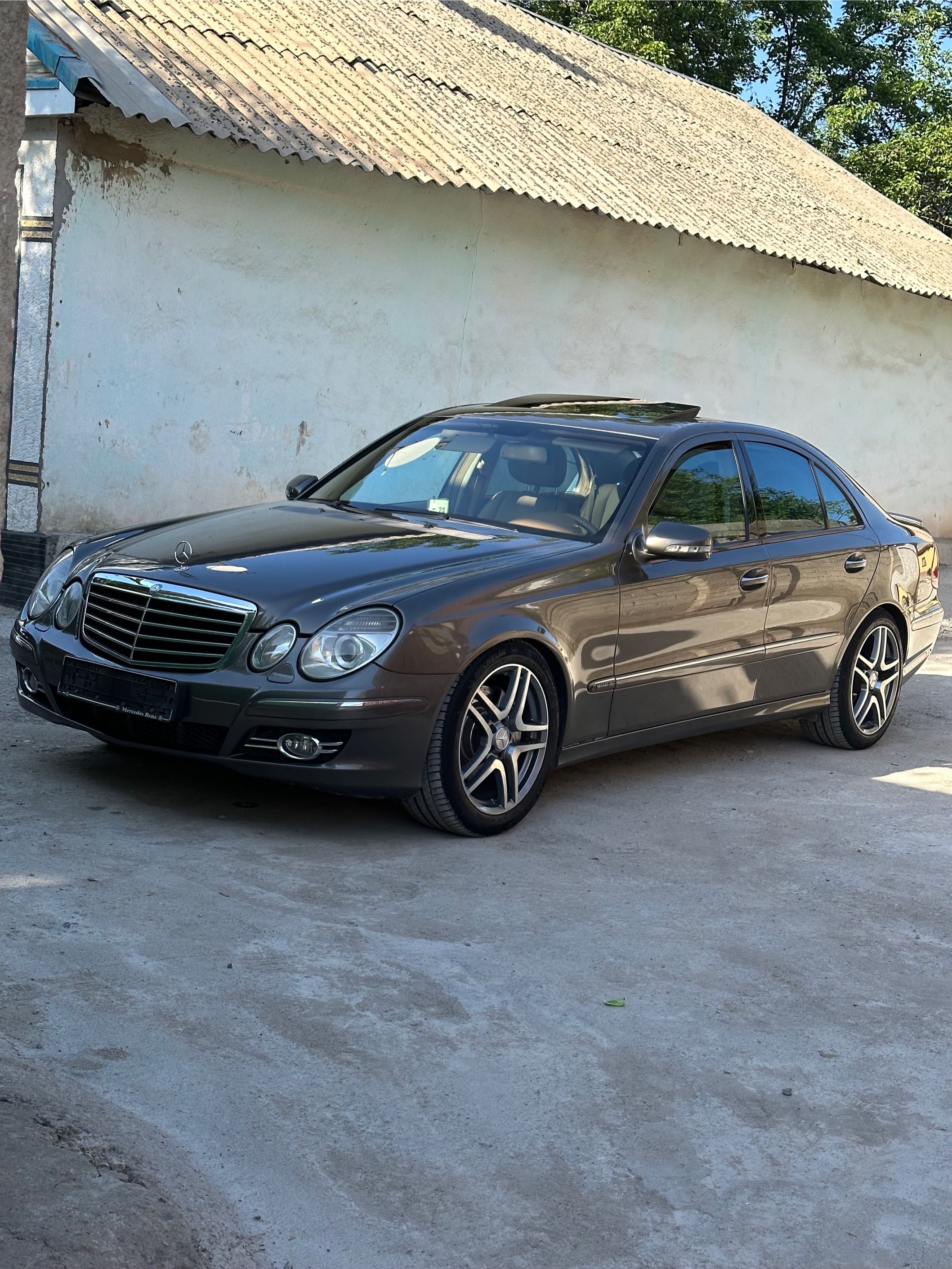 Mercedes-benz E class 2008