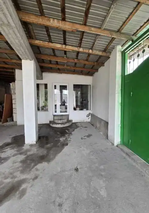 2 этажный, 9-комн. дом, 300 м², 6 соток, Фирдавси, район мясокомбинат