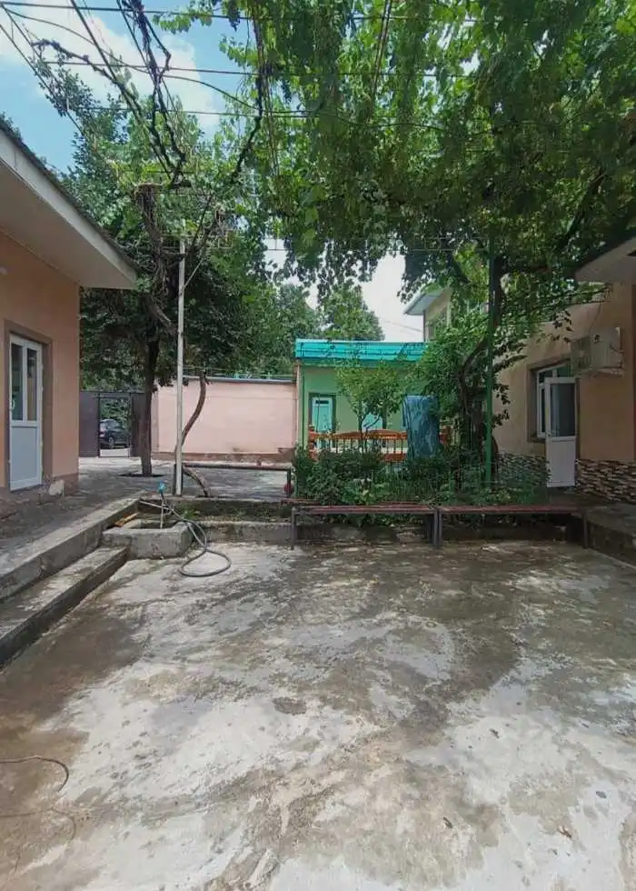 2 этажный, 7-комн. дом, 2002 м², 4 соток, Исмоил Сомони