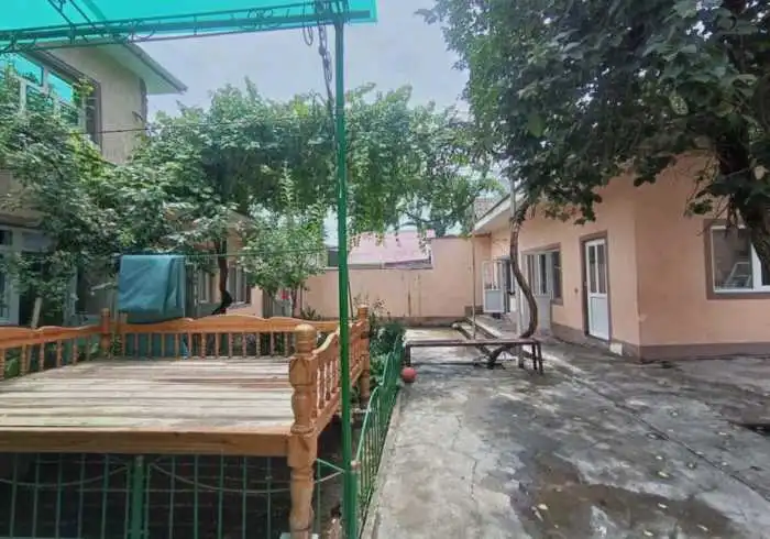 2 этажный, 7-комн. дом, 2002 м², 4 соток, Исмоил Сомони