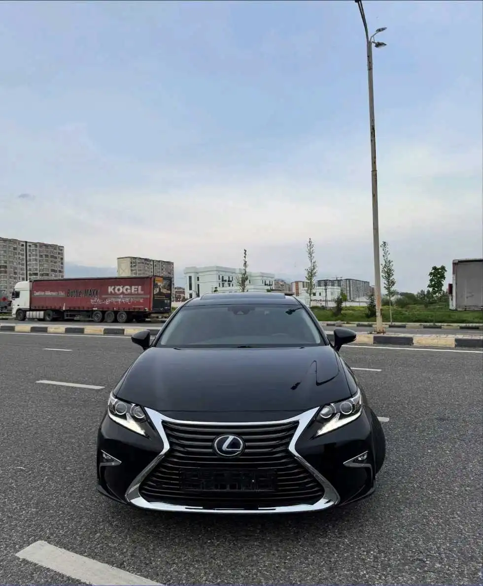 Lexus Es series 2016