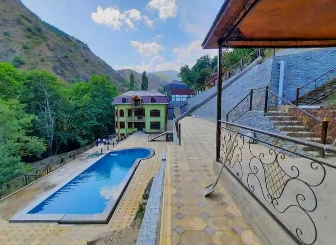 6 этажный, 9-комн. дом, 5002 м², 70 соток, Варзоб