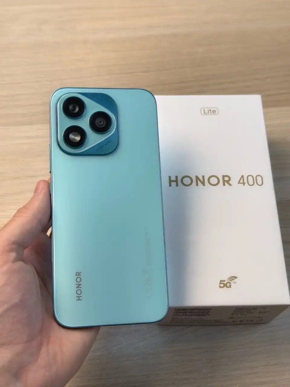 Телефон Honor 400