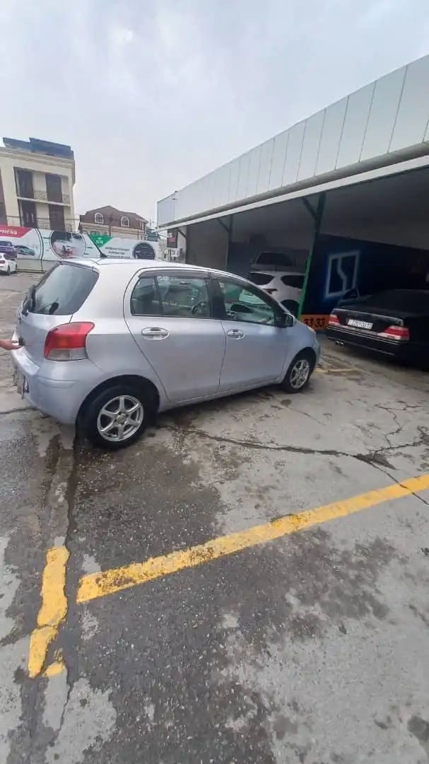 Toyota Vitz 2015