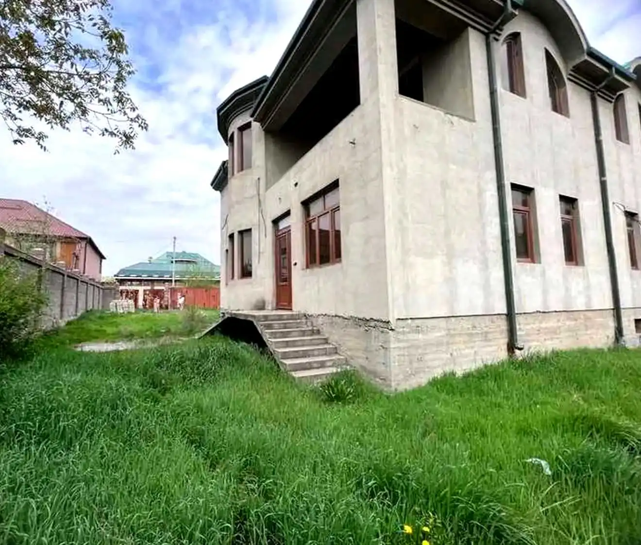 2 этажный, 8-комн. дом, 3002 м², 10 соток, Фирдавси