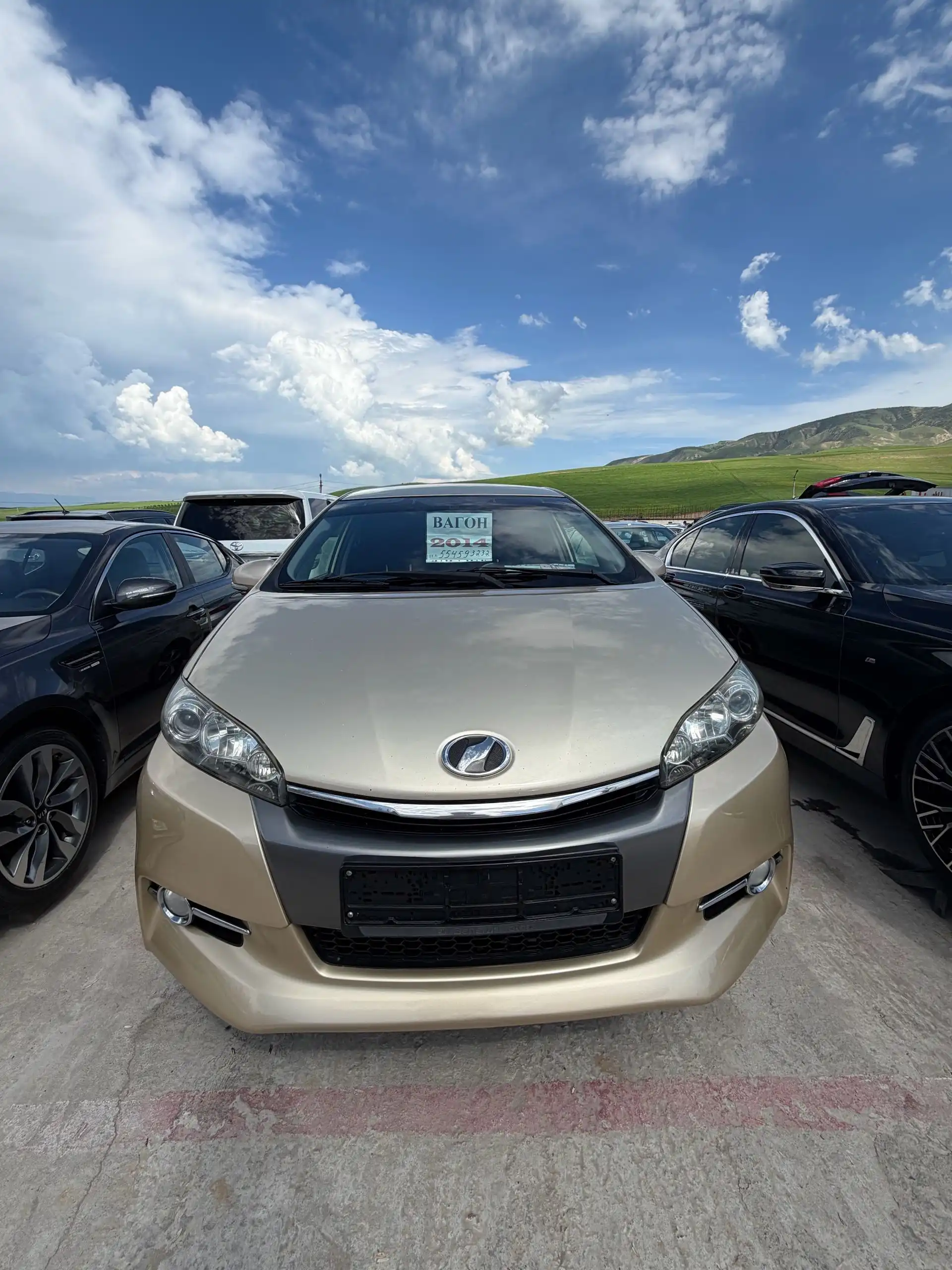 Toyota Vitz 2014