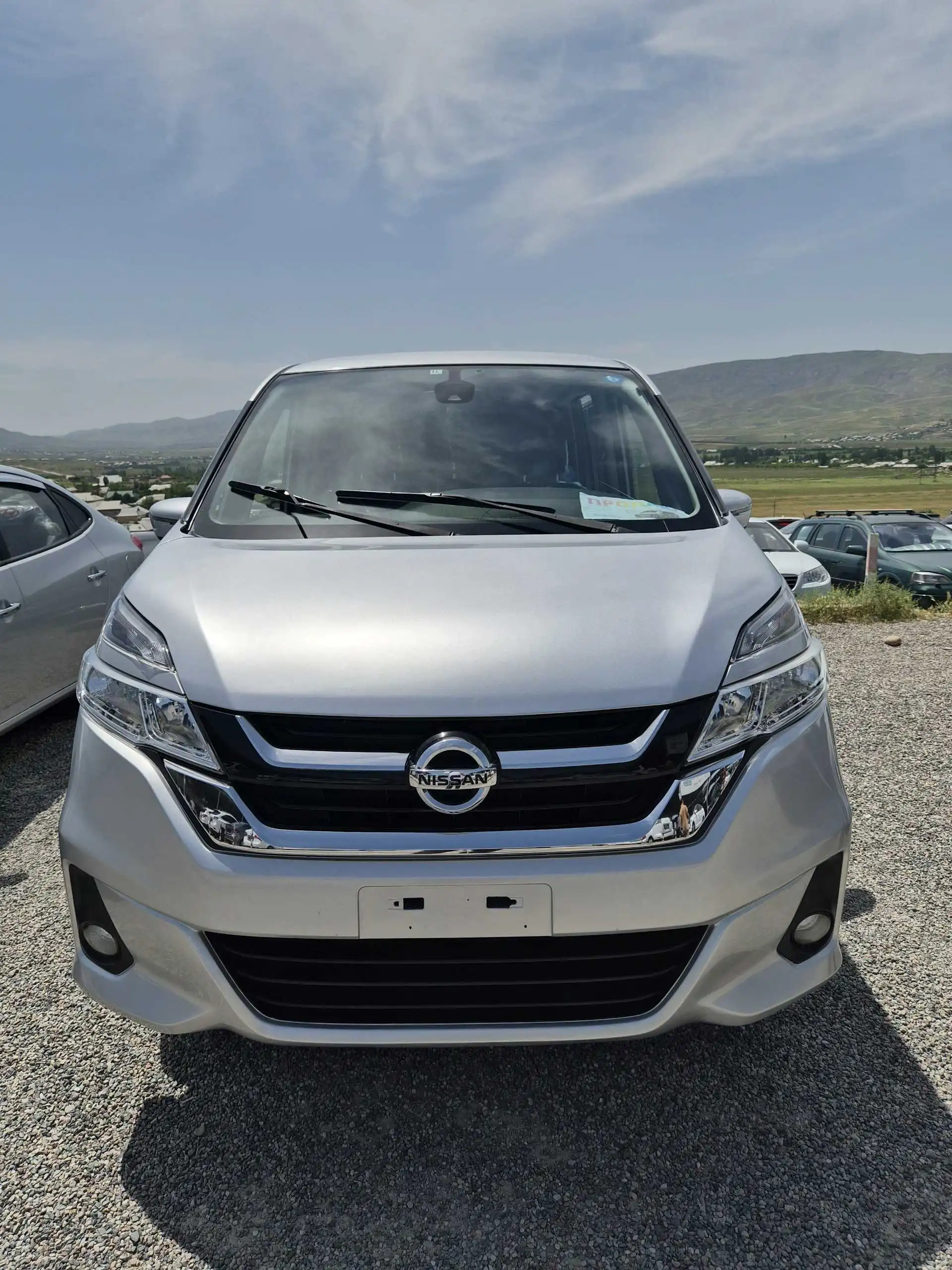 Nissan Serena 2017