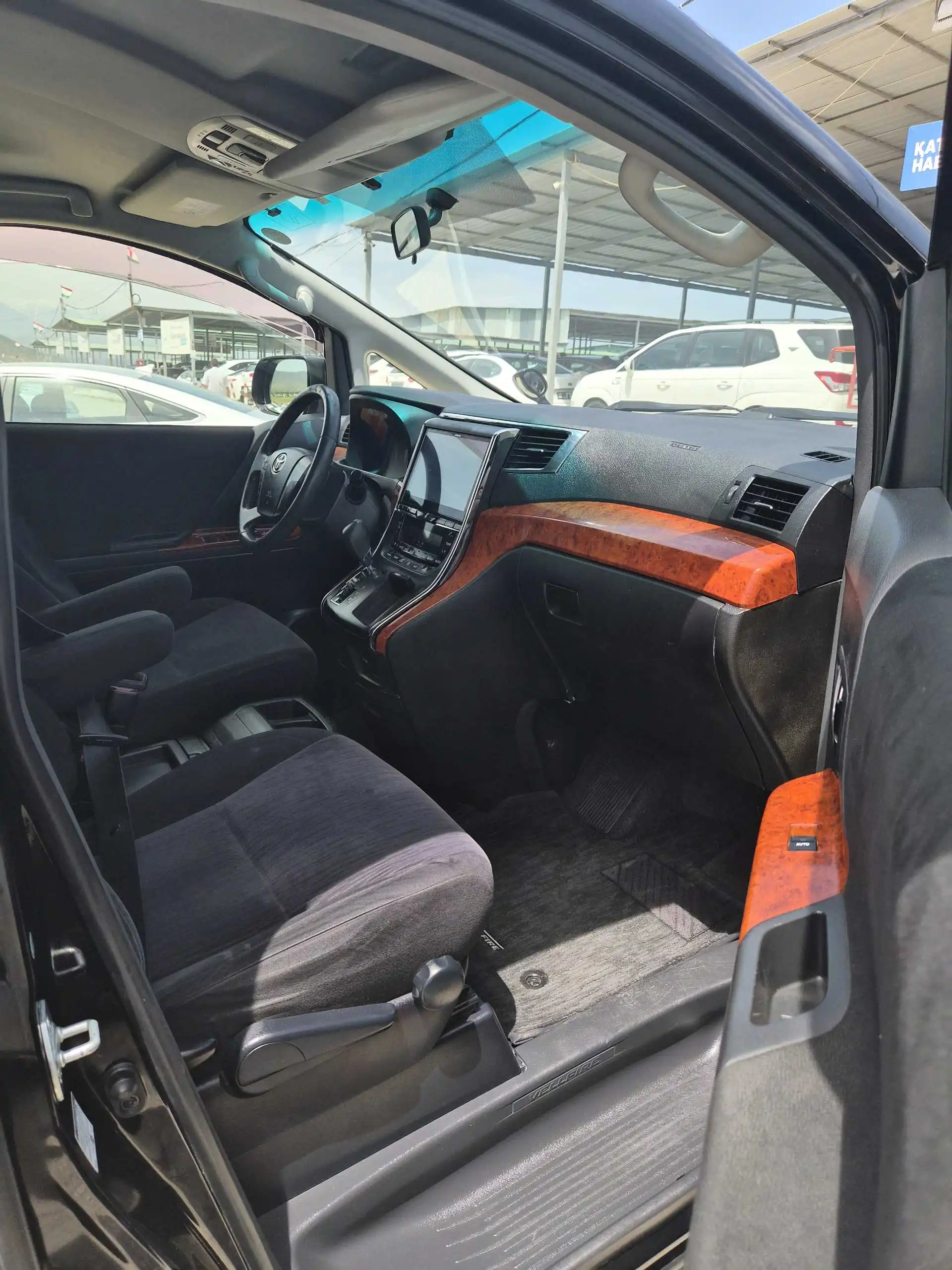 Toyota Vellfire 2014