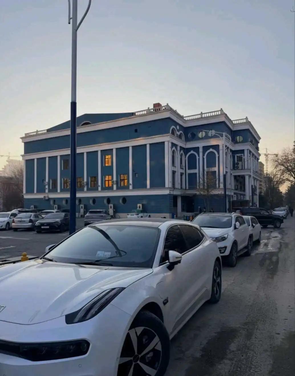 3-к квартира, 16 этаж, 107 м², И.Сомонӣ