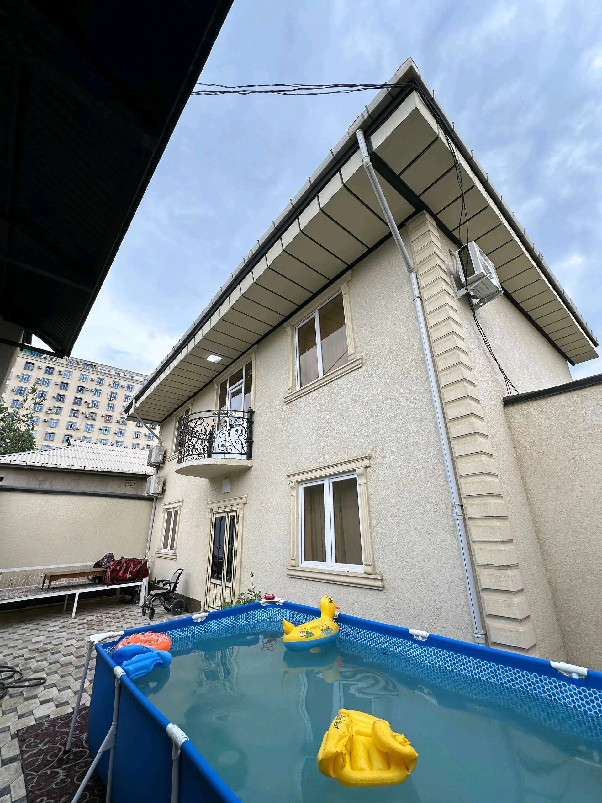 2 этажный, 5-комн. дом, 170 м², 2 соток, Сино