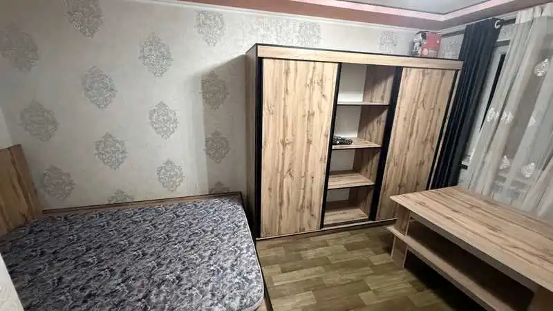 3-к квартира, 2 этаж, 63 м², 33 мкр