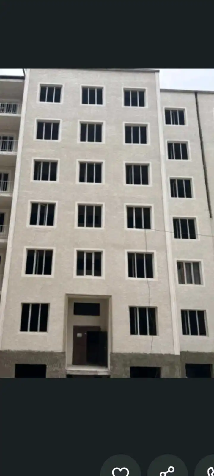 1-к квартира, Цокольный этаж, 38 м², 8 мкр мактаби болоекат