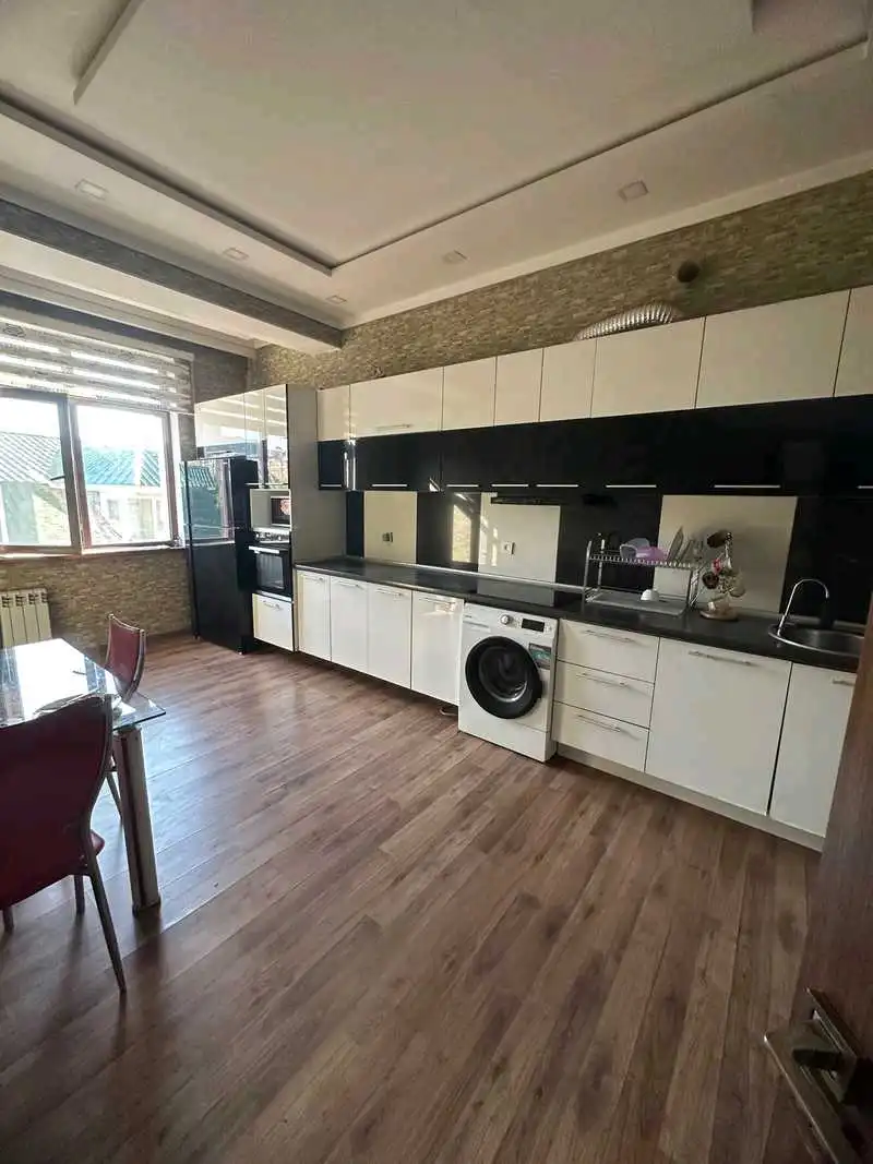 3-к квартира, 5 этаж, 130 м², И Сомони