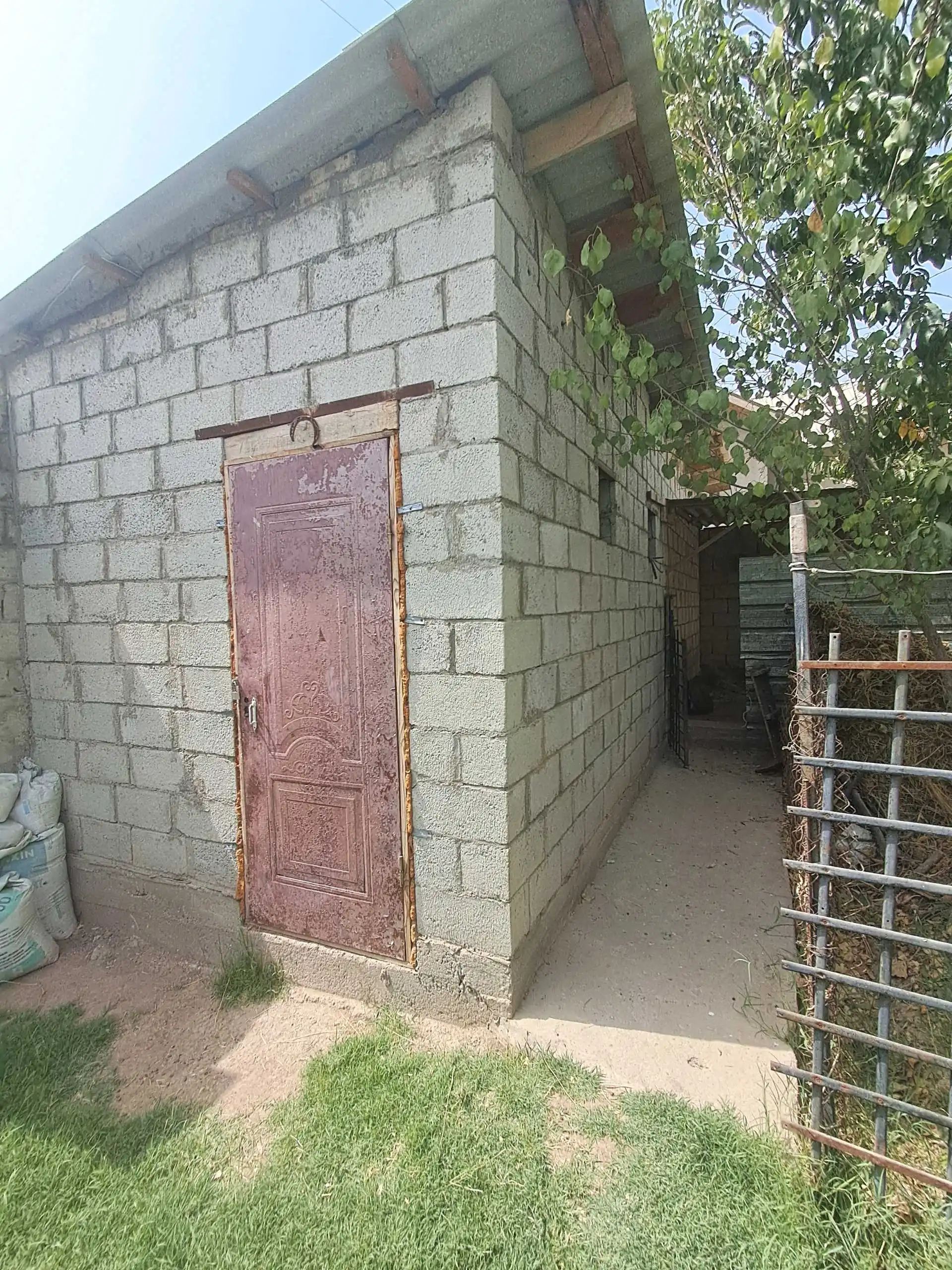 1 этажный, 4-комн. дом, 165 м², 6 соток, Спутник