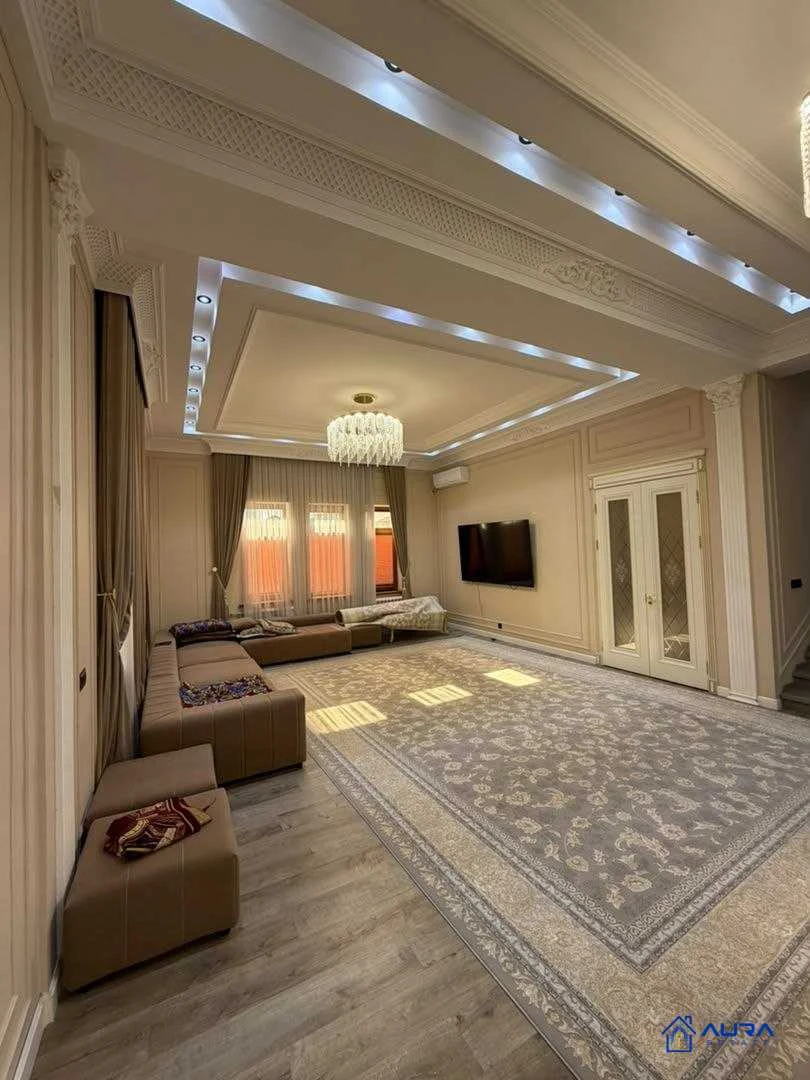 4 этажный, 7-комн. дом, 750 м², 10 соток, Шохмансур
