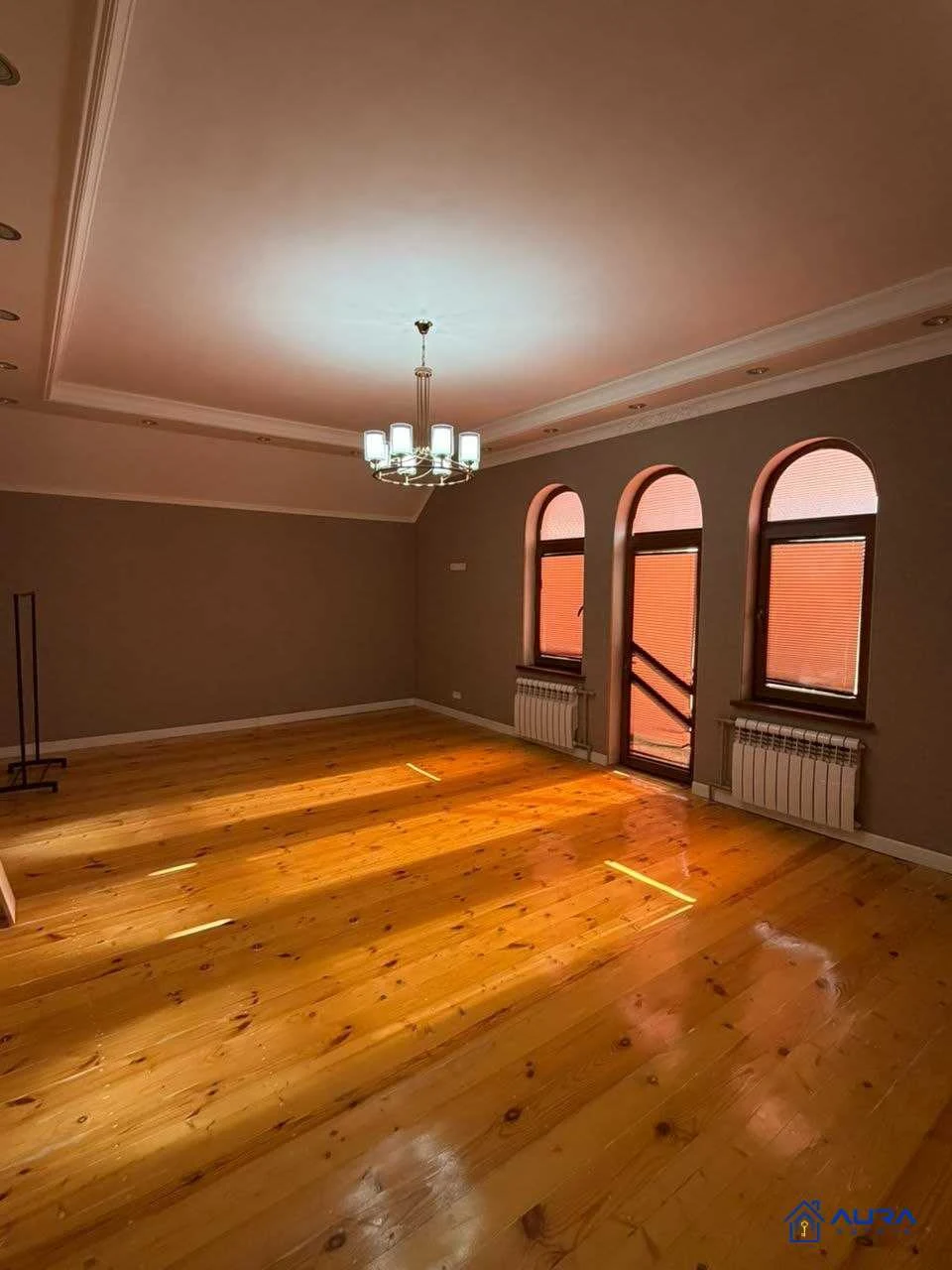 4 этажный, 7-комн. дом, 750 м², 10 соток, Шохмансур