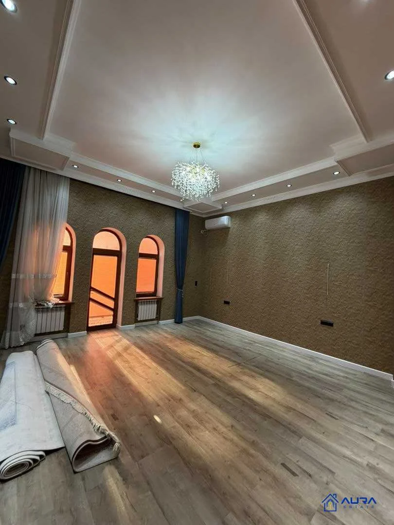 4 этажный, 7-комн. дом, 750 м², 10 соток, Шохмансур