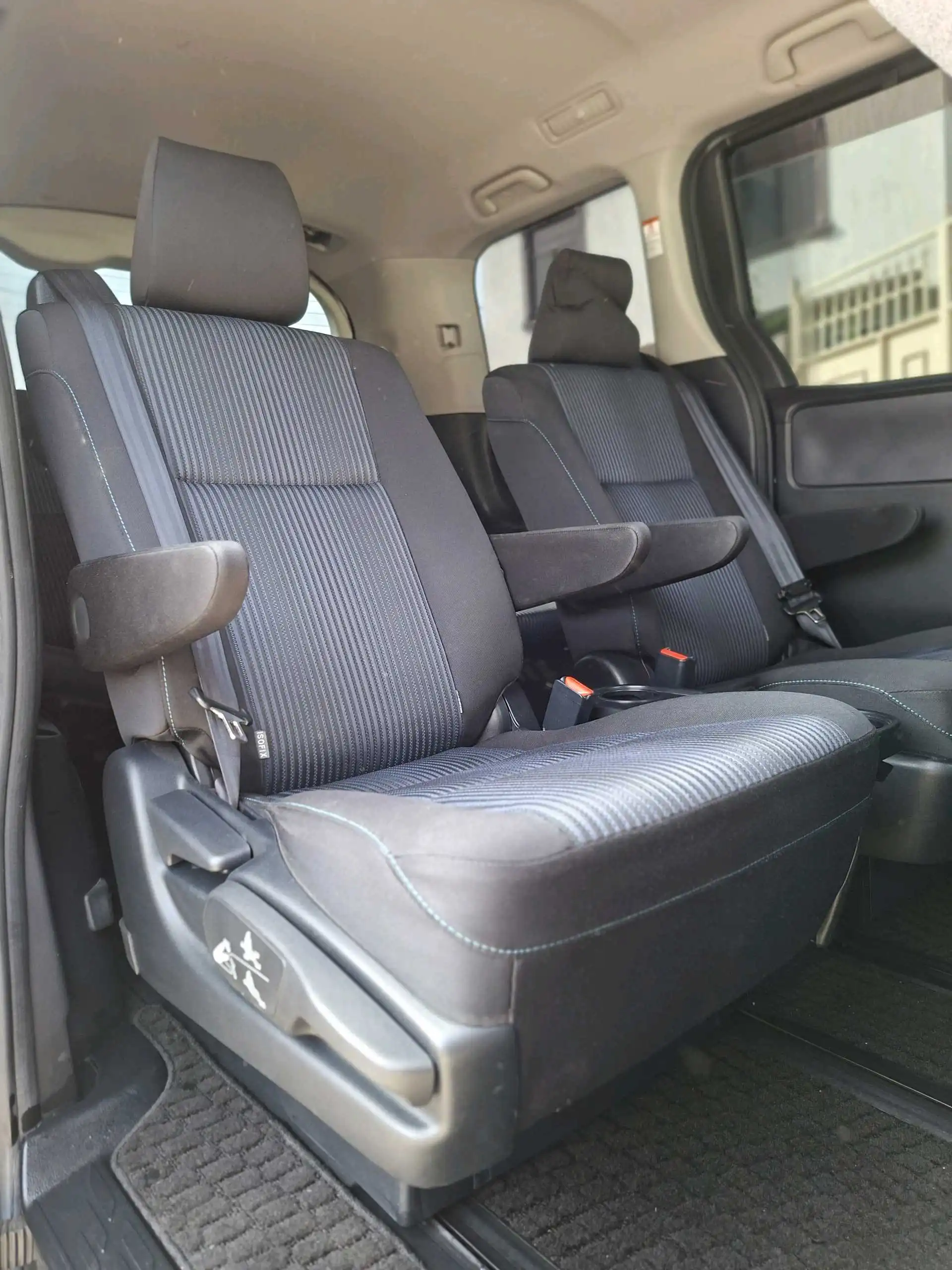 Toyota Voxy 2014