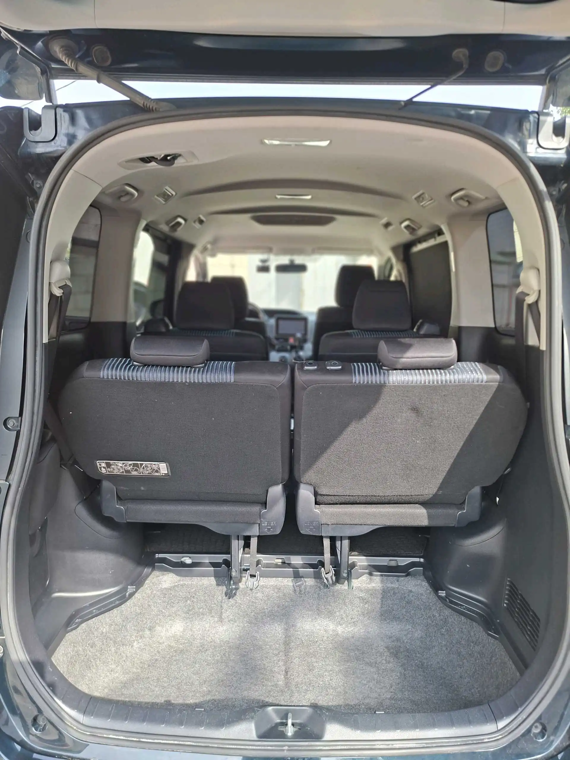Toyota Voxy 2014