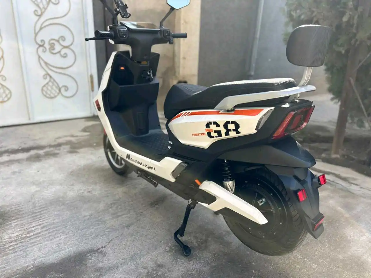 Скутер G8