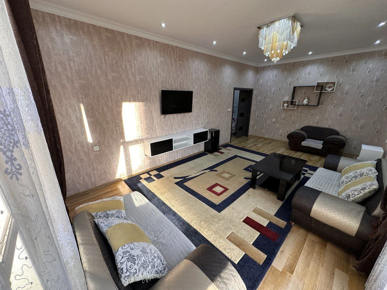 2-к квартира, 3 этаж, 90 м², И. Сомонӣ
