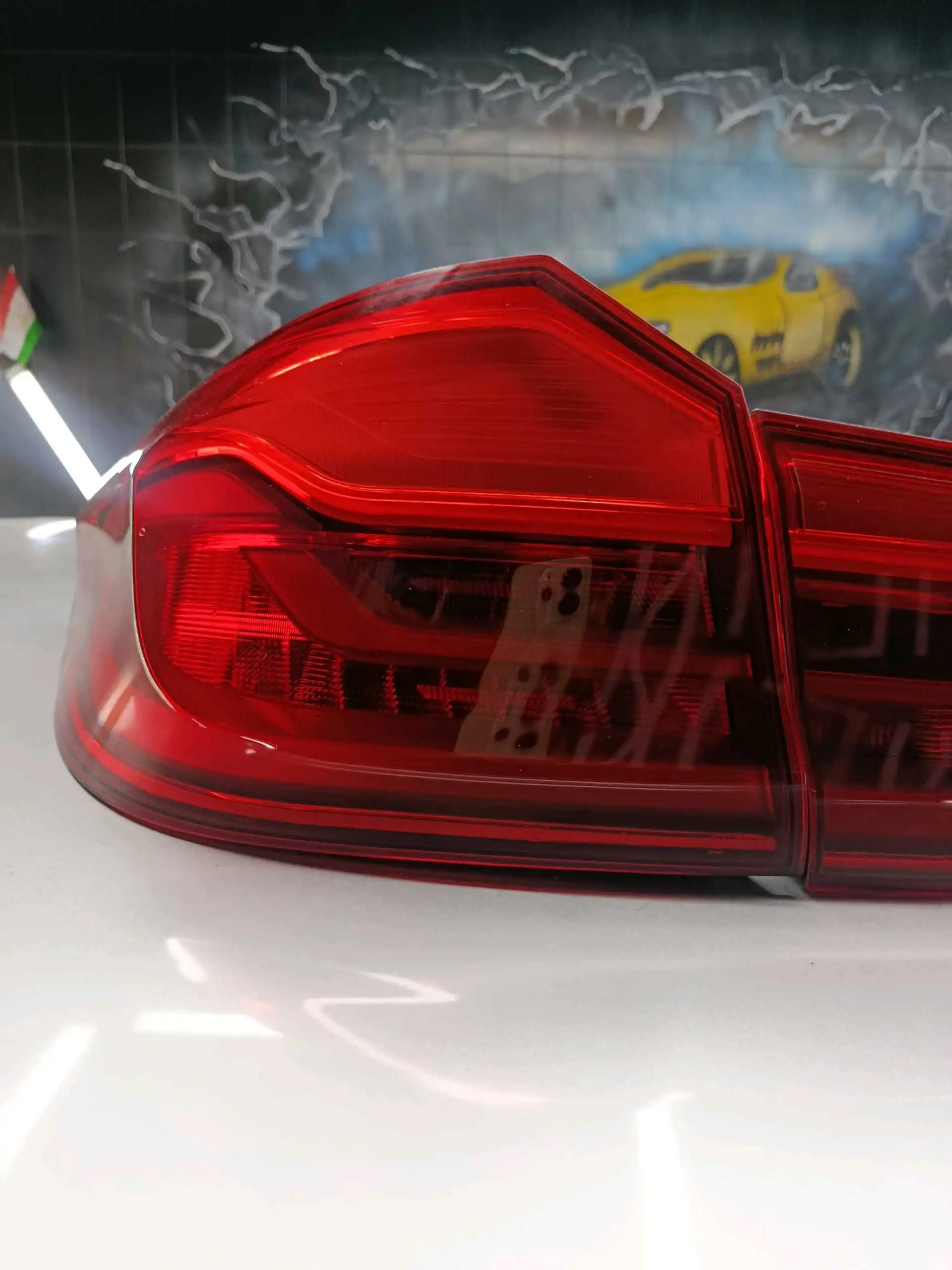 задний фонарь от BMW G30