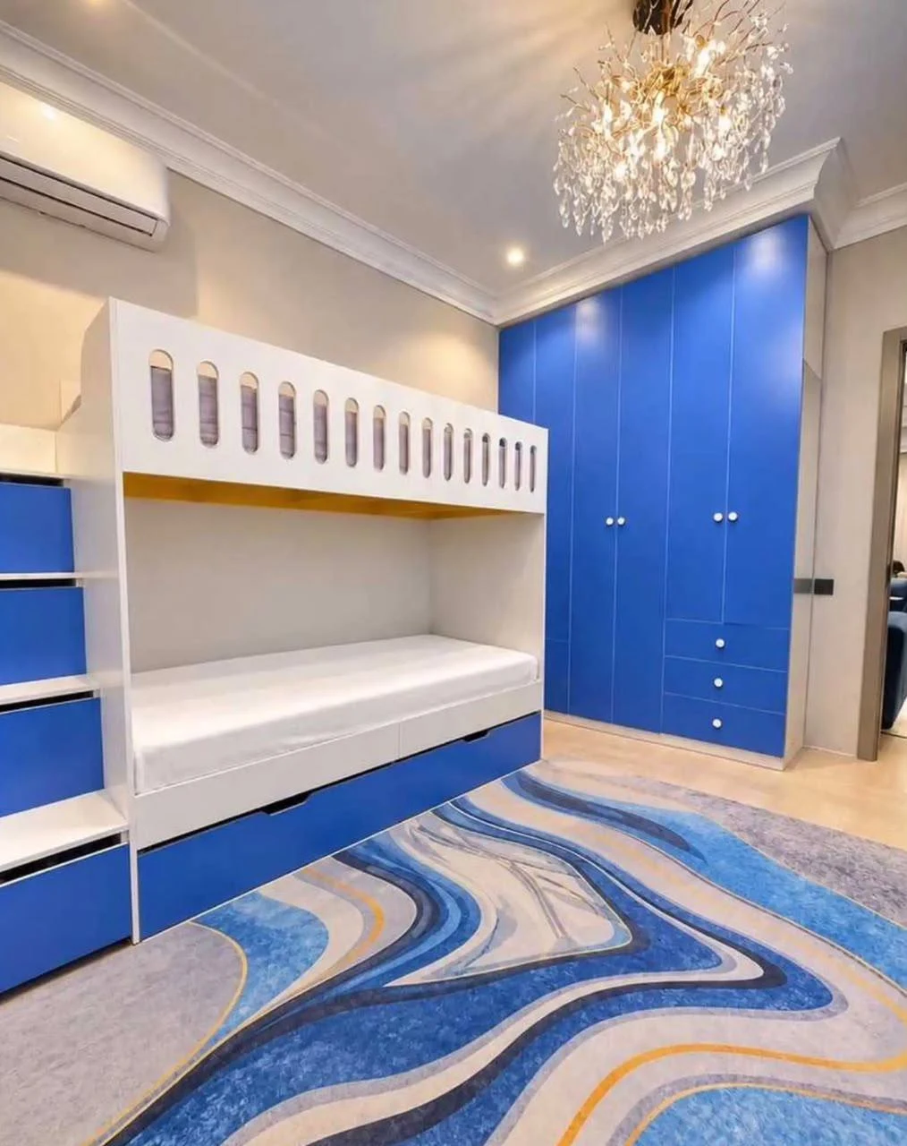 3-к квартира, 13 этаж, 111 м², Шохмансур