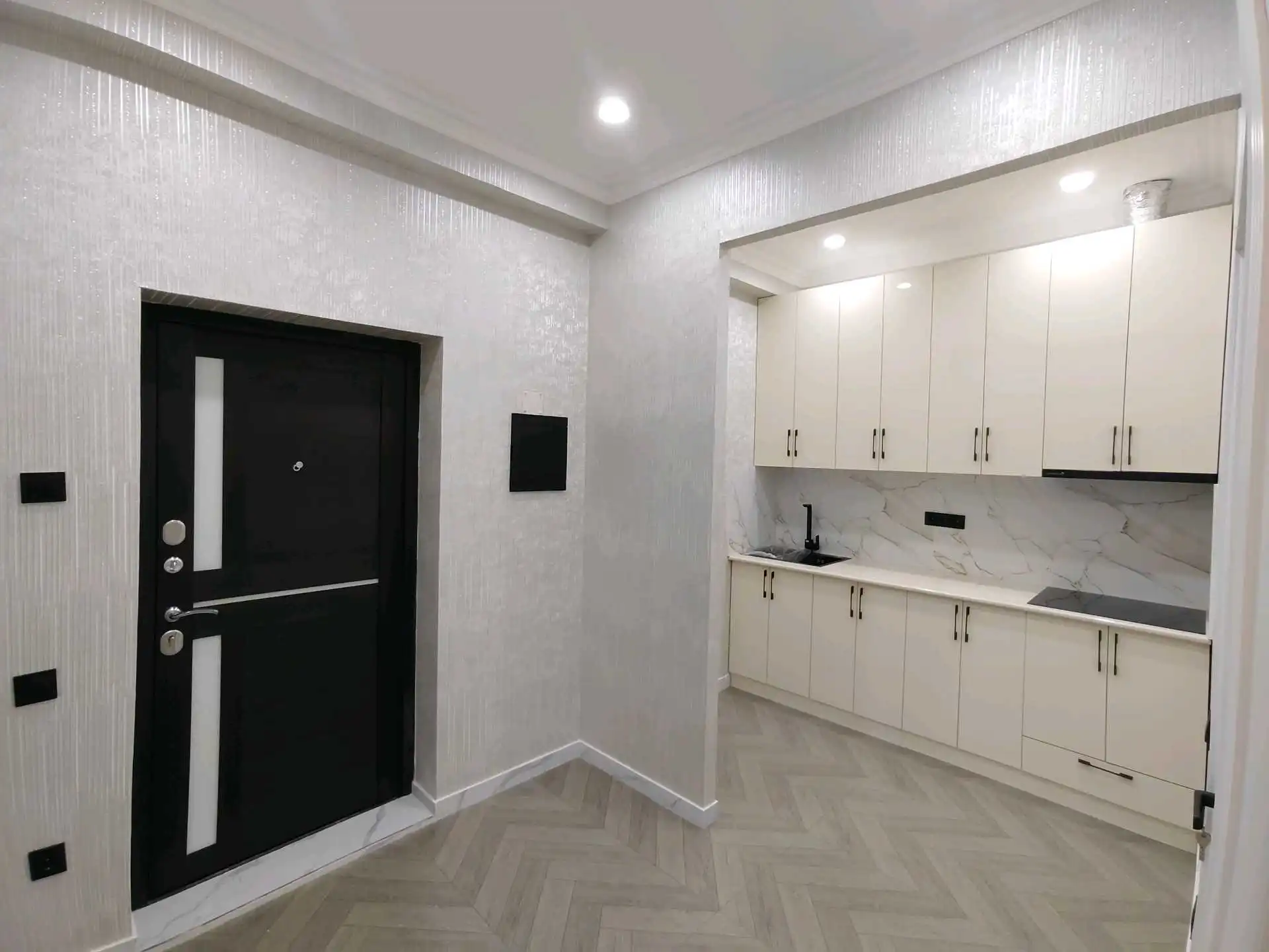 2-к квартира, 14 этаж, 43 м², Маладиёжний — фото 10