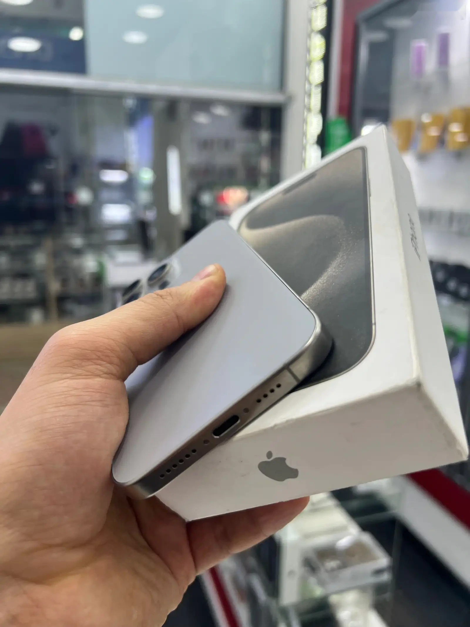Apple iPhone 15 Pro Max, 256 gb, Natural Titanium — фото 2