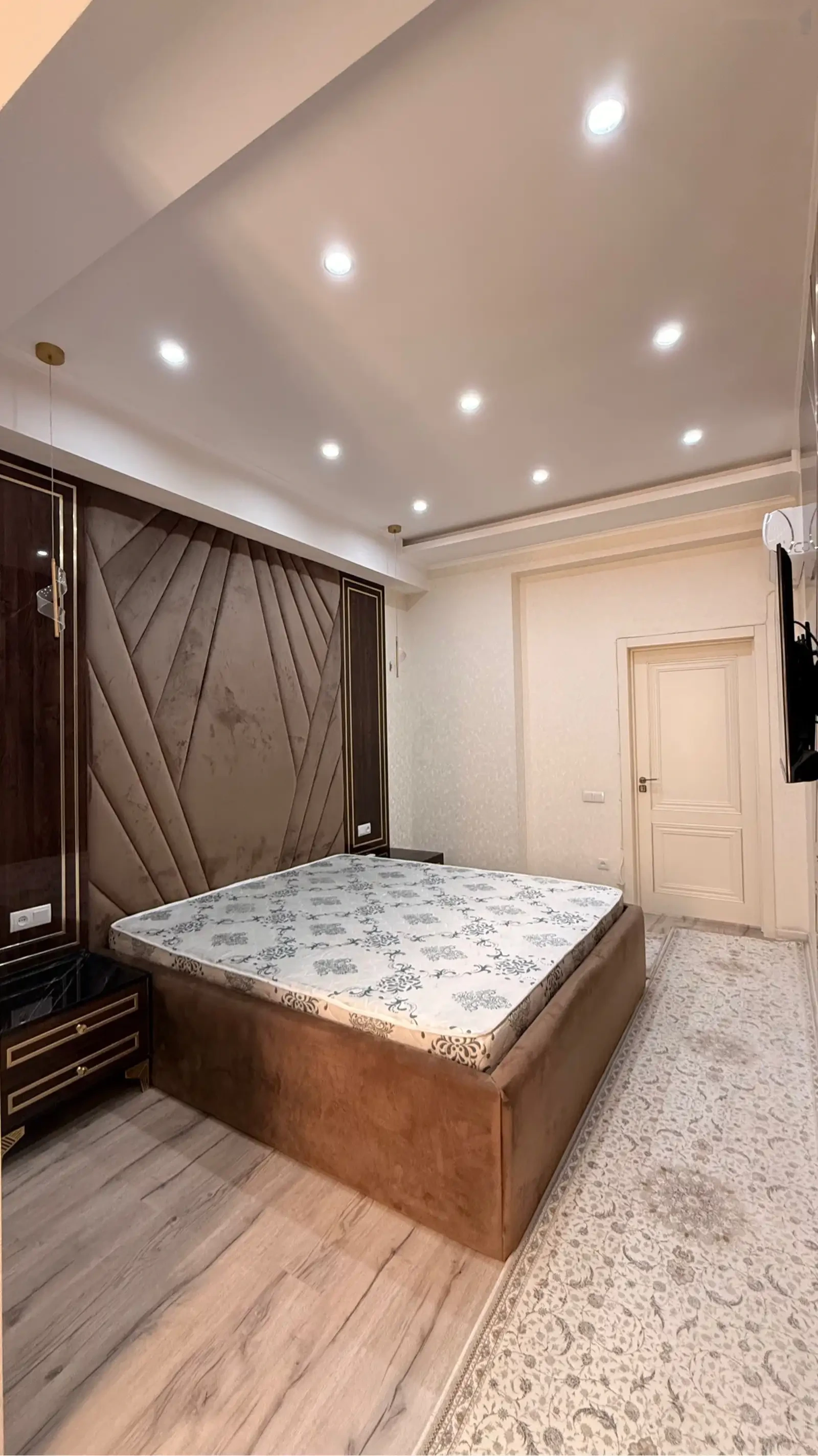 3-комн. квартира, 13 этаж, 92м², Фирдавси — фото 2