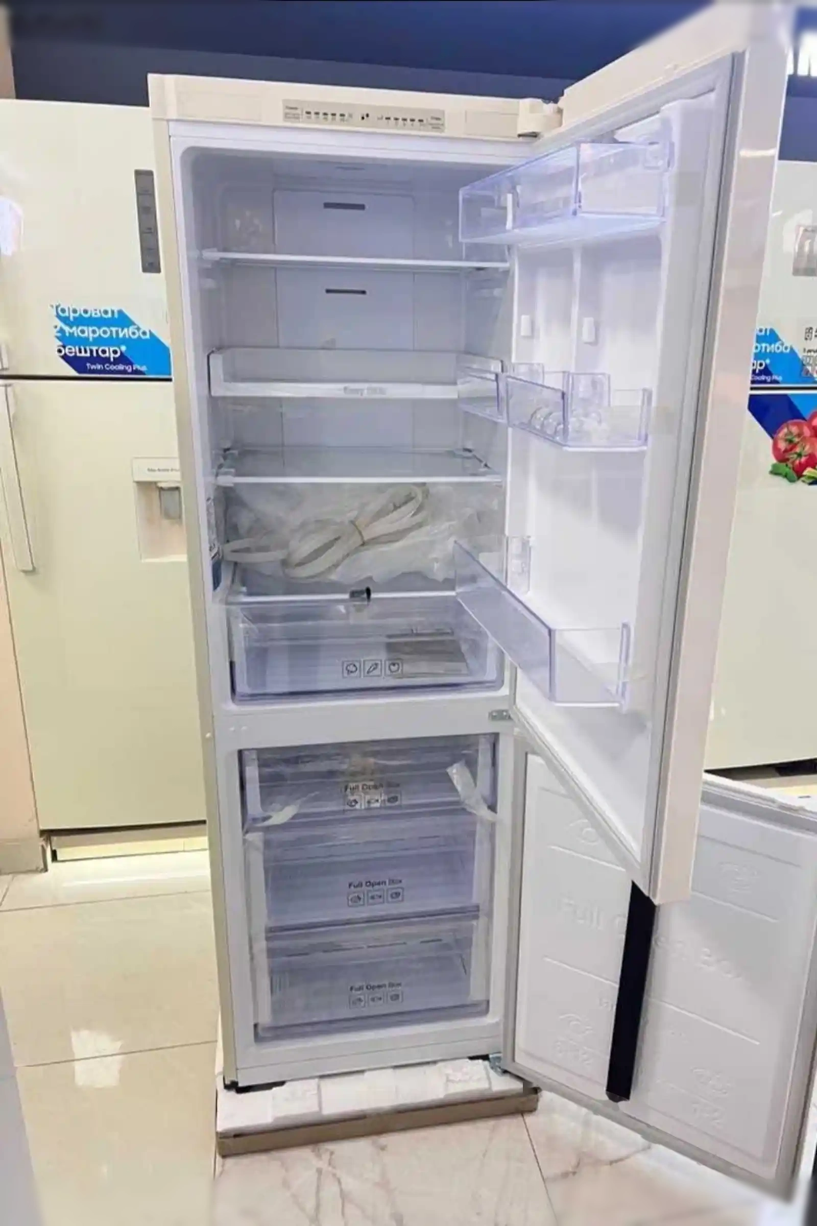 Холодильник Samsung