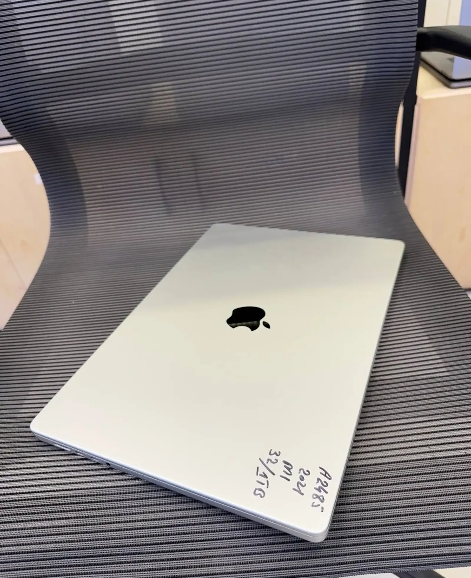 Ноутбук MacBook Pro 16 2021 M1 Pro 32/1TB