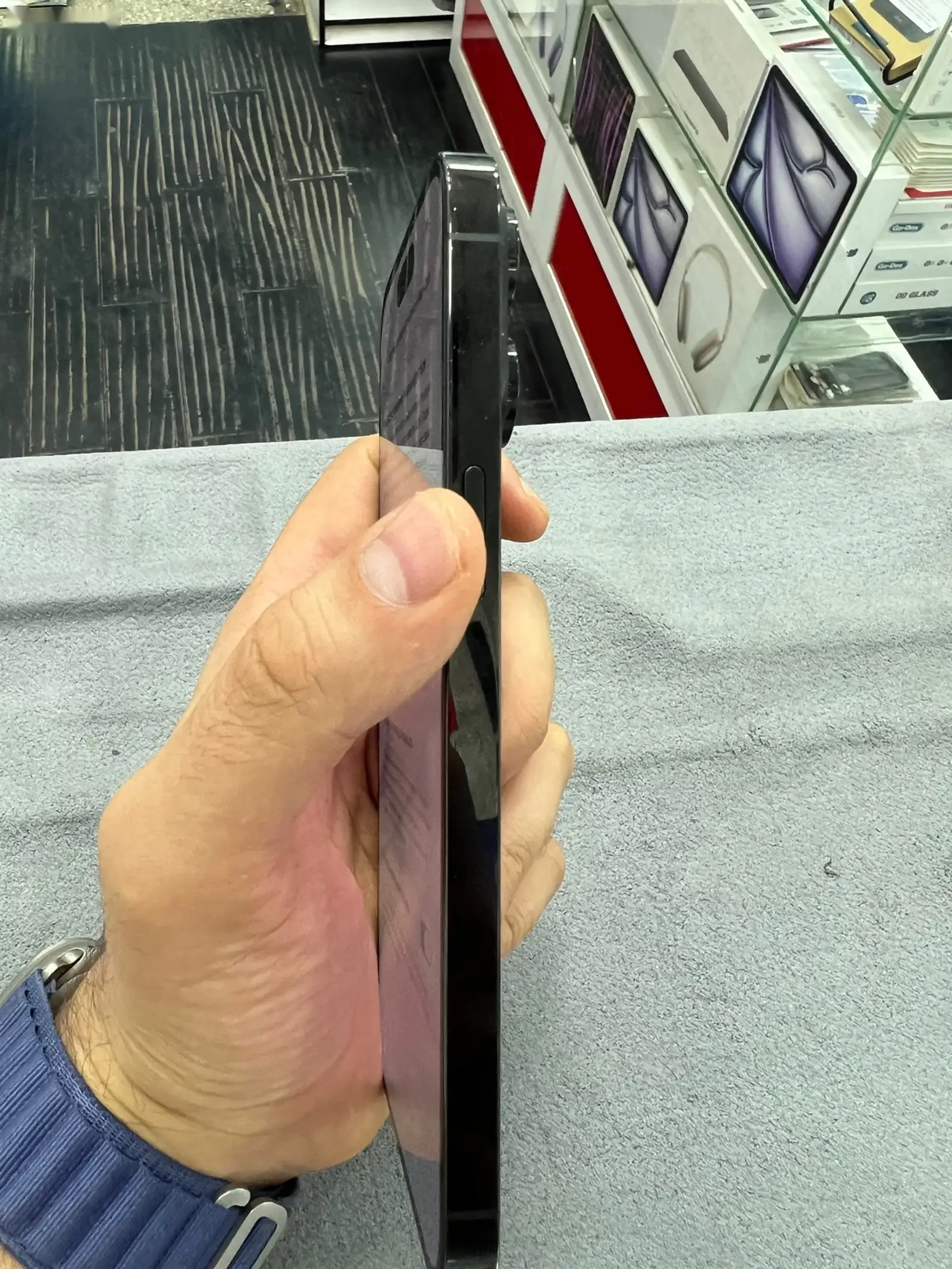 Apple iPhone 15 Pro Max, 256 gb, Black Titanium — фото 3