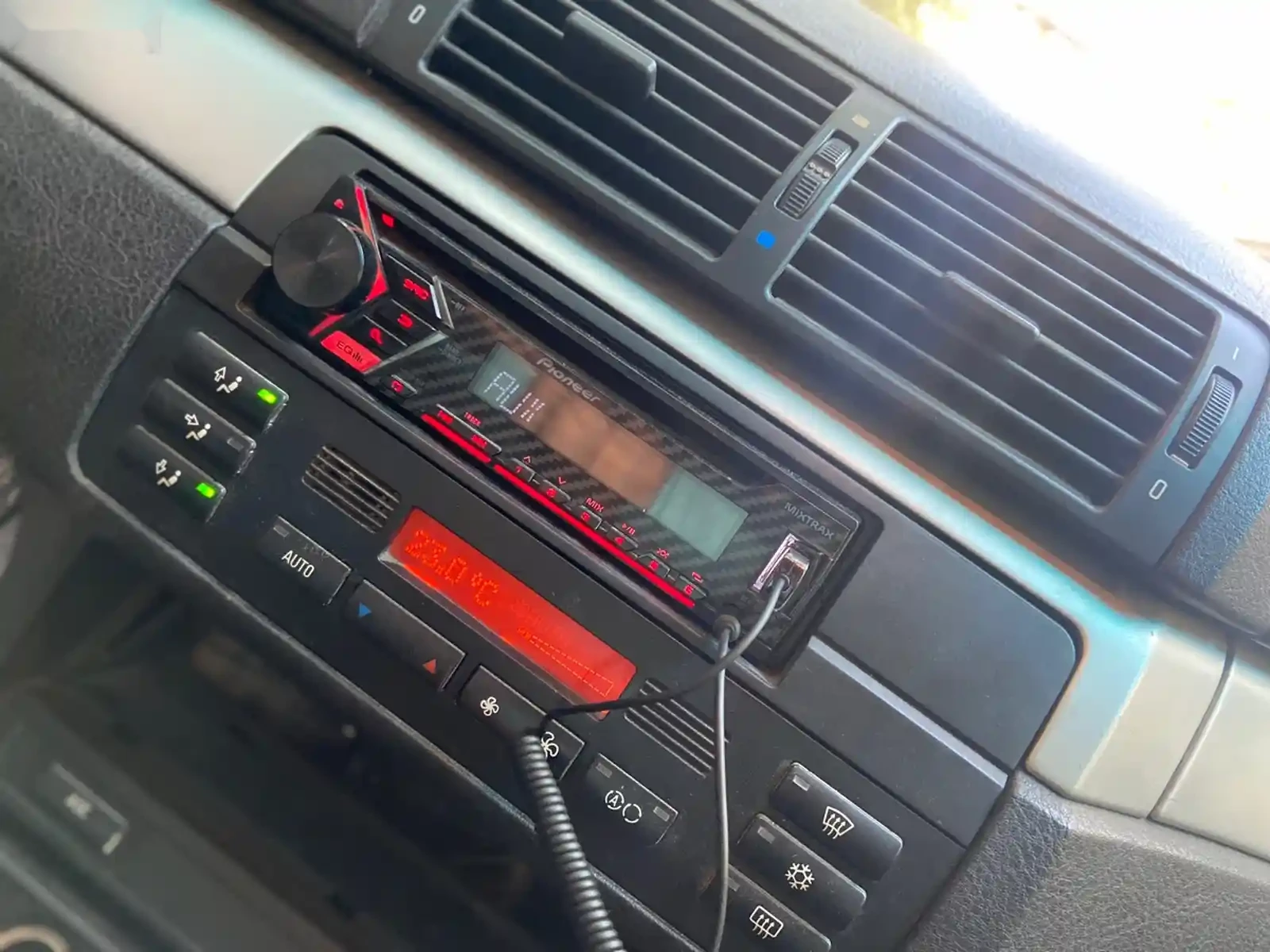 Автомобильный Aux Bluetooth 5.0 адаптер — фото 4