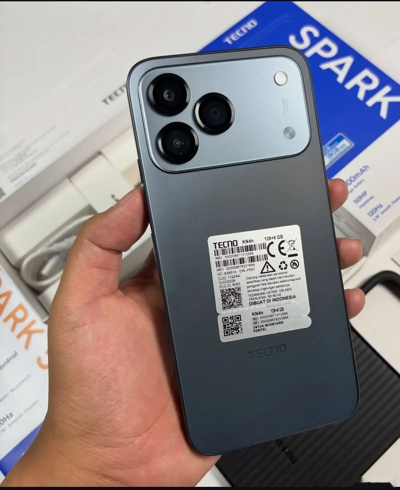 Tecno Spark 50 4+4/256Gb Blue Global Version — фото 3