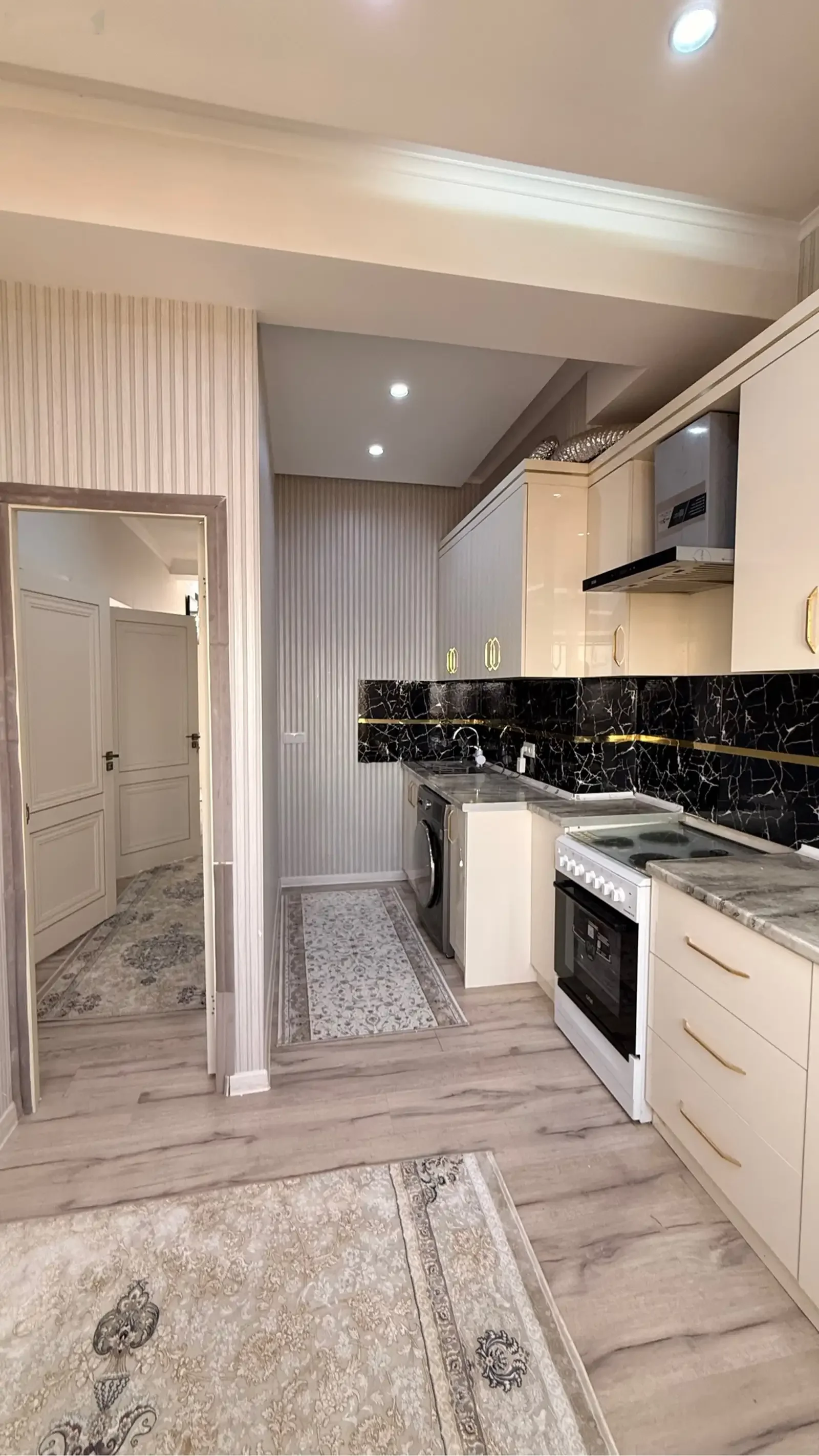 3-комн. квартира, 13 этаж, 92м², Фирдавси — фото 8