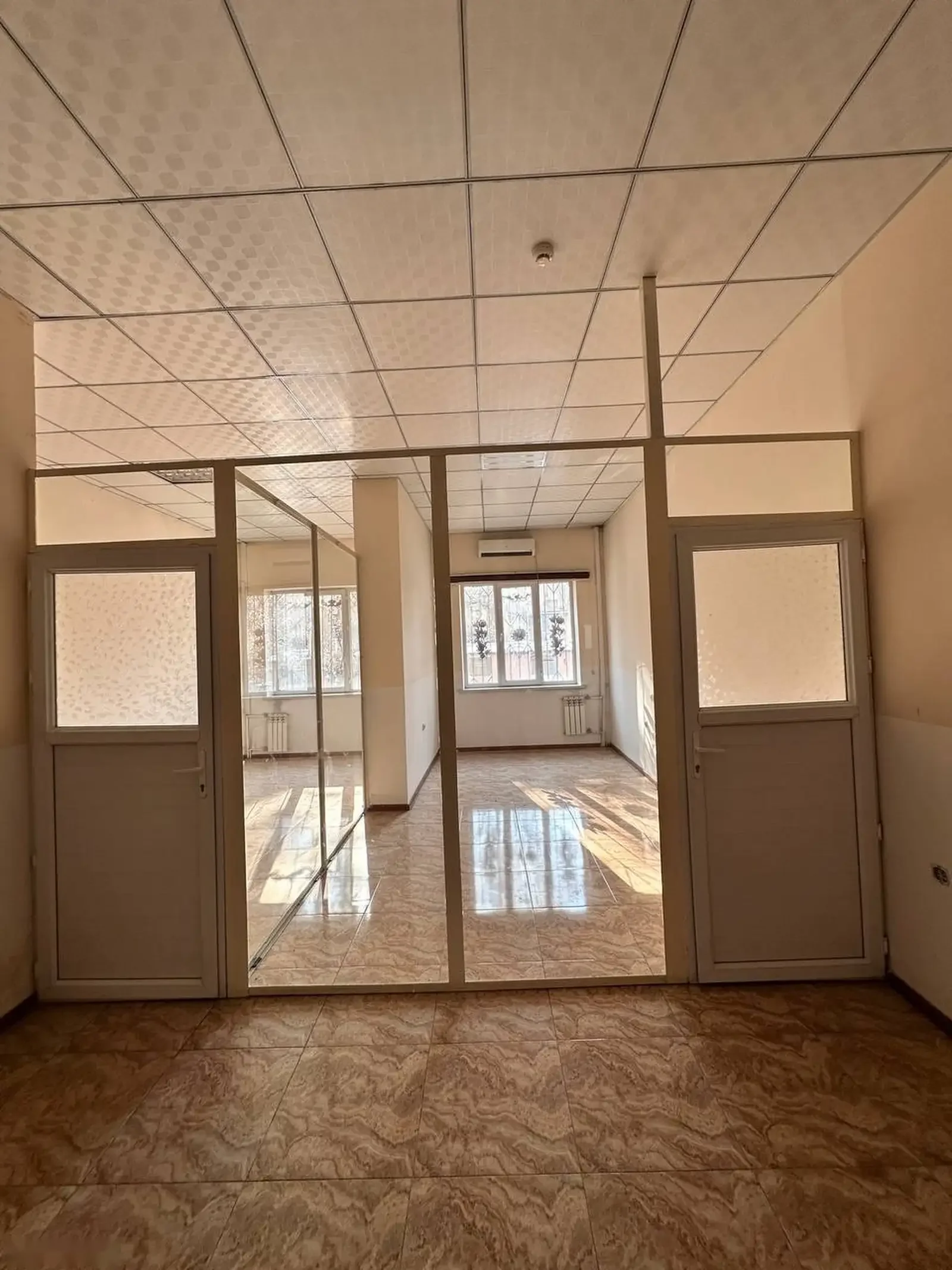 Помещение под свободное назначение, 700м², Сино — фото 3