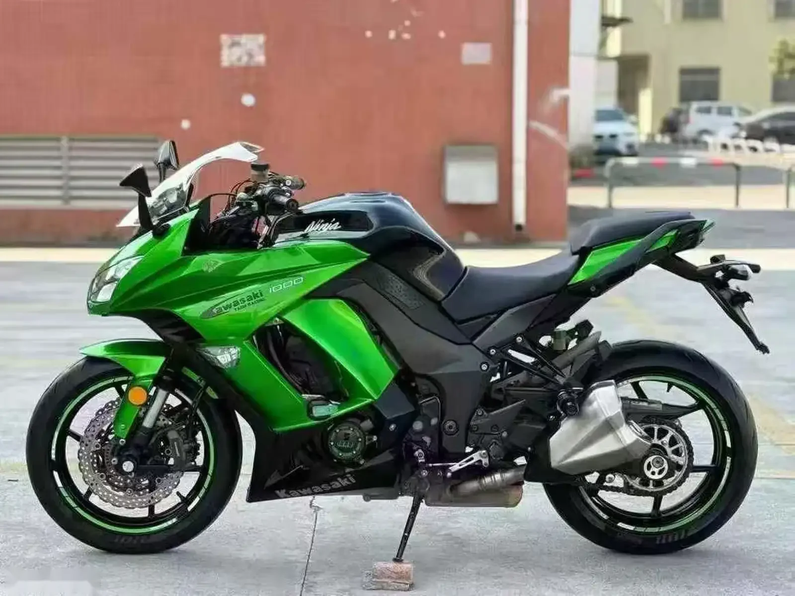 Мотоцикл Kawasaki Z1000 — фото 4