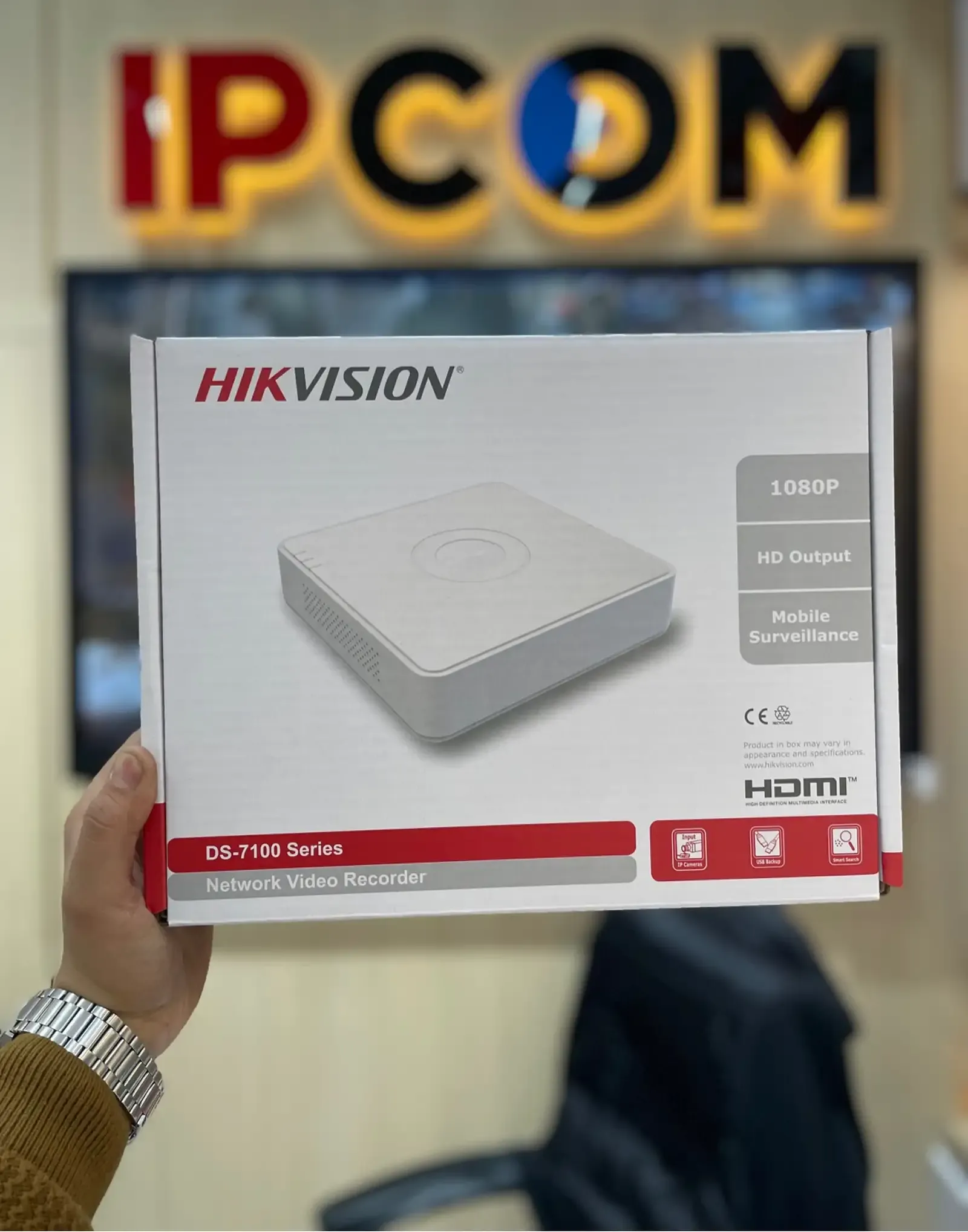 IP-видеорегистратор Hikvision DS 7104NI Q1 4 канала